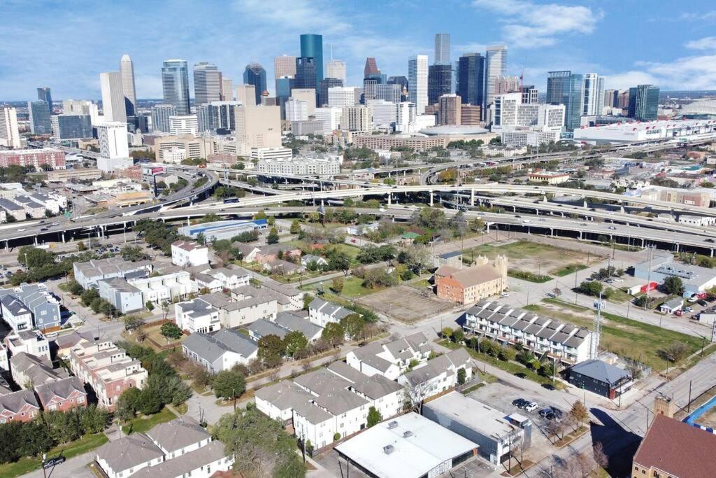 Villa 3Br/3.5Ba Three Story East Downtown Townhouse With View à Houston Extérieur photo