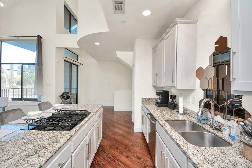 Villa 3Br/3.5Ba Three Story East Downtown Townhouse With View à Houston Extérieur photo