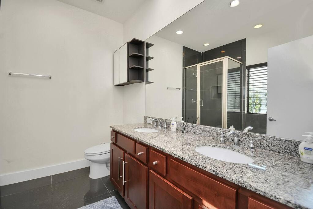 Villa 3Br/3.5Ba Three Story East Downtown Townhouse With View à Houston Extérieur photo